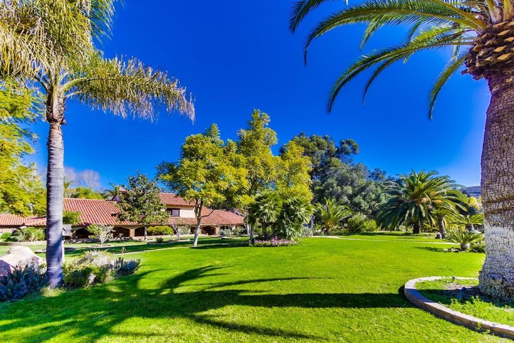 Vineyard Hacienda Hotel Spring Valley  Exterior foto